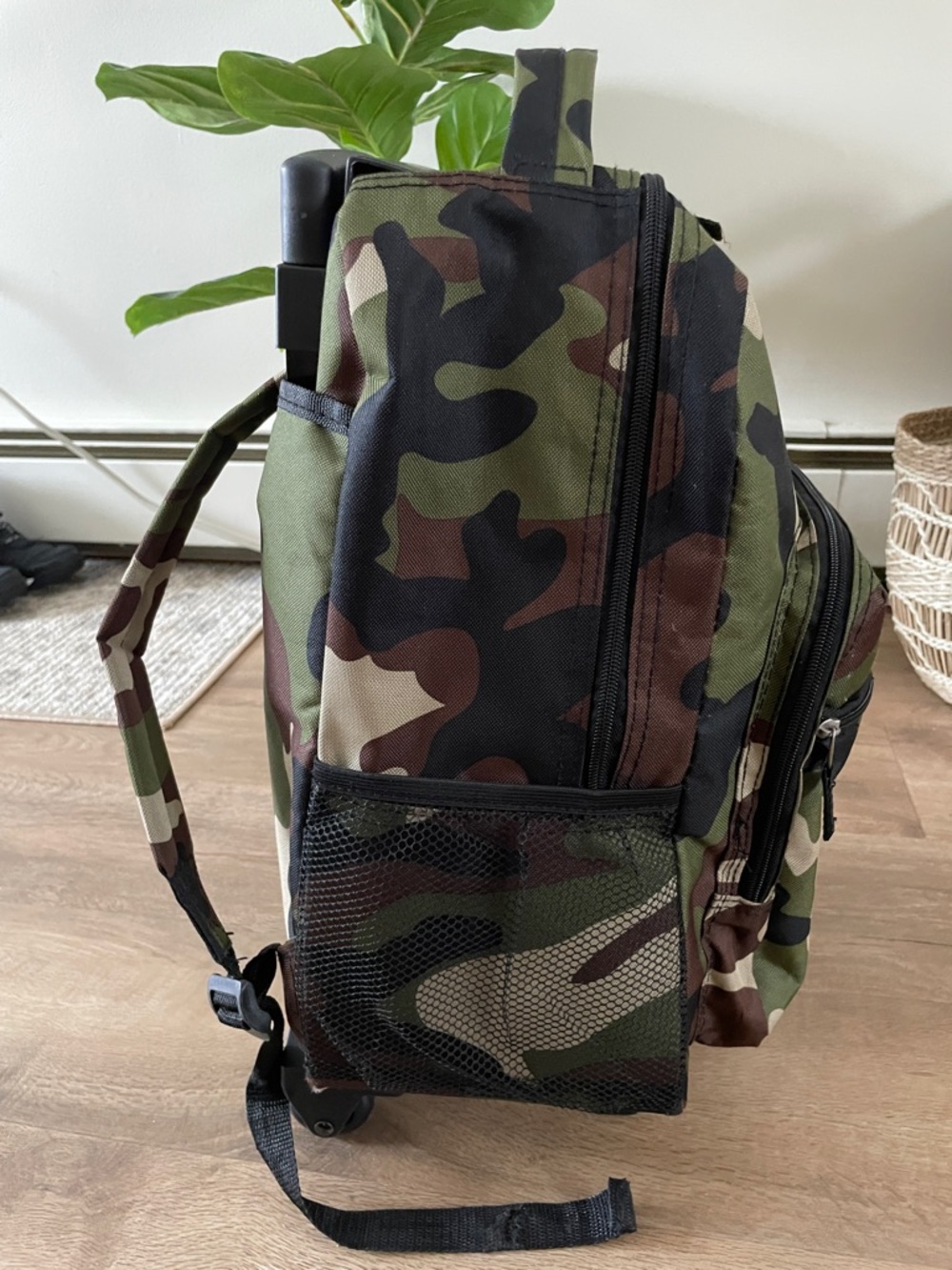 Camo Backpack Luggage - Carry on - Picture 4 of 12